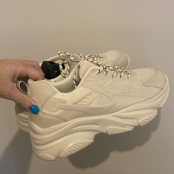 Shoes - TEMU chunky sneaker NWT